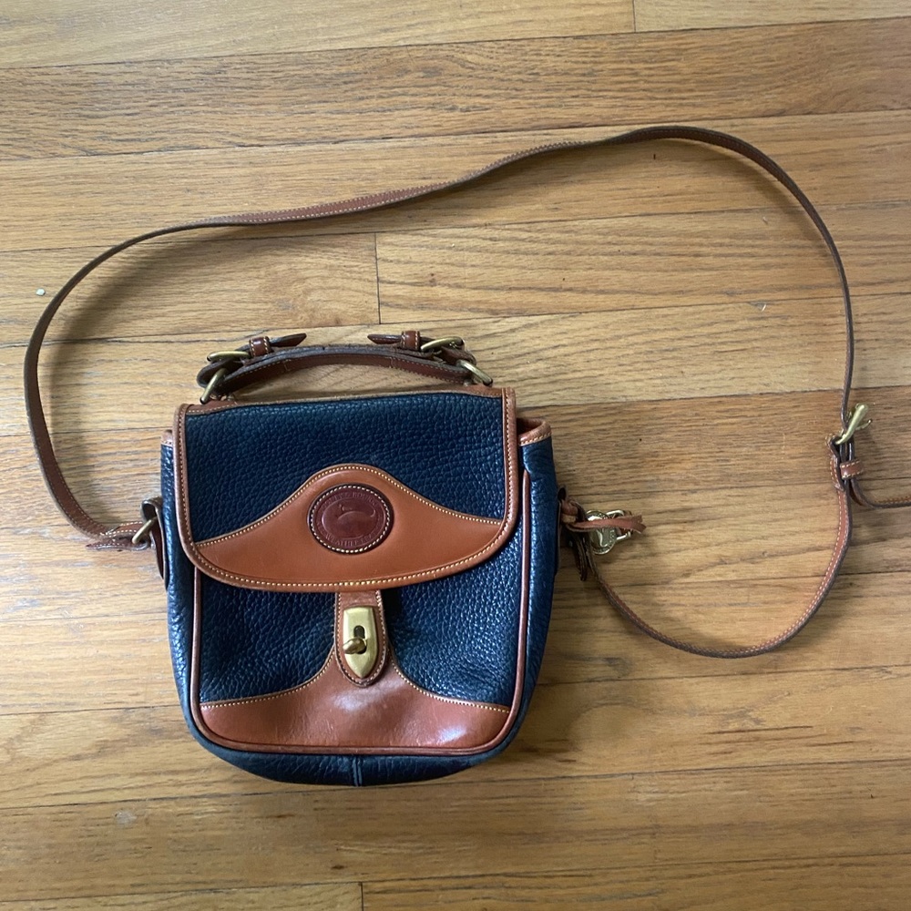 Vintage Dooney and Bourke black crossbody bag